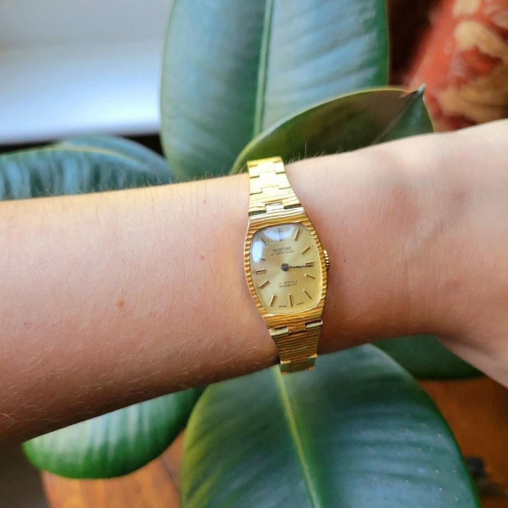 Vintage Swiss Montine 17 Jewels Gold Incabloc Tonneau Barrel Watch
